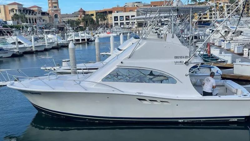 rent-a-yacht-luhrs-38-(1)