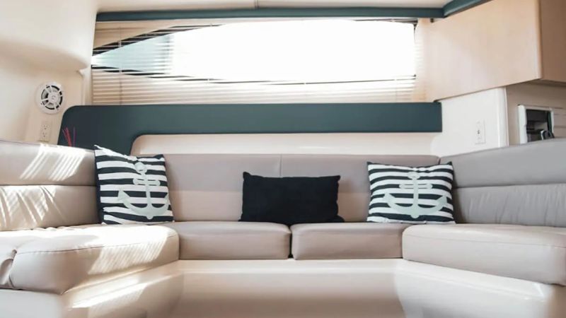 yacht-charter-carver-38-ft-(7)