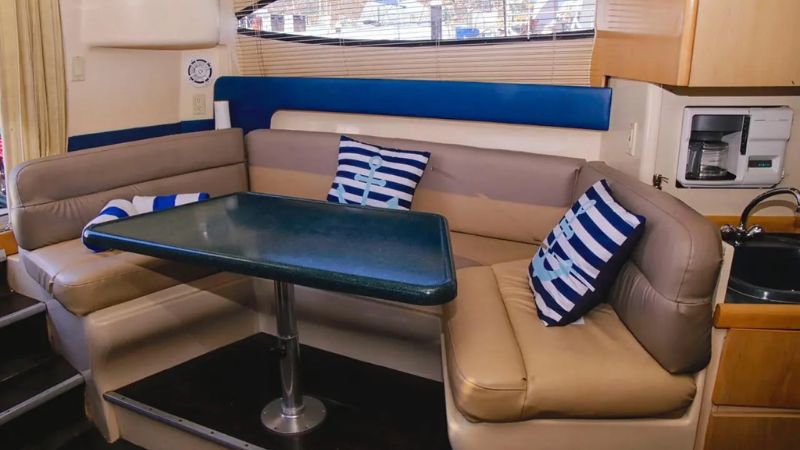 yacht-charter-carver-38-ft-(8)