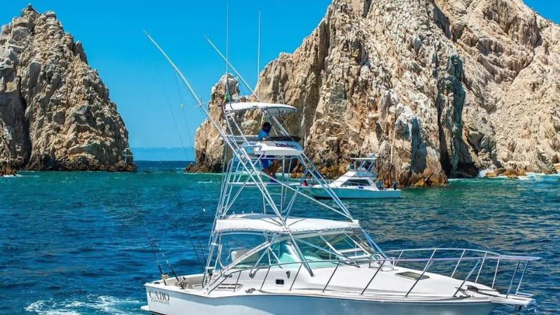 yacht-rental-cabo-express-33-ft-(5)