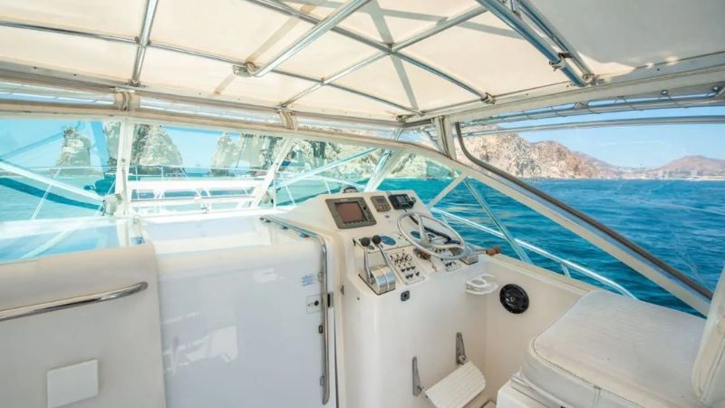 yacht-rental-cabo-express-33-ft-(8)