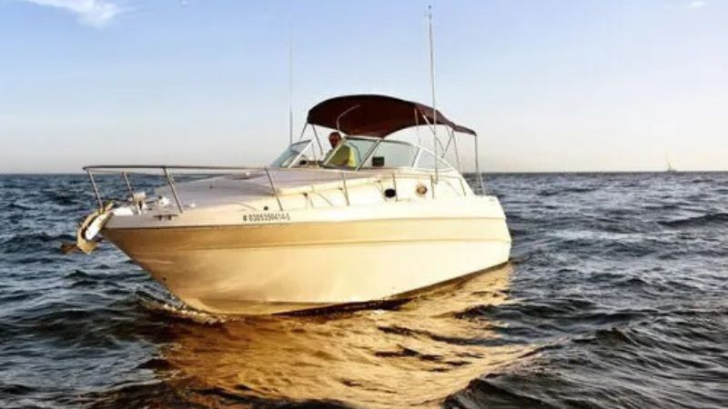 30-ft-luxury-yacht-(1)