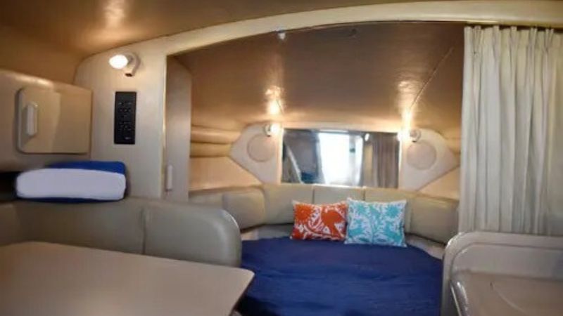 30-ft-luxury-yacht-(3)