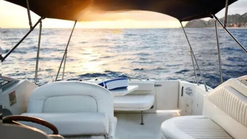 30-ft-luxury-yacht-(5)