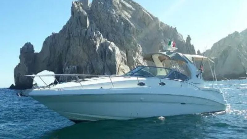 32-ft-luxury-yacht-for-rent-for-charter-(2)