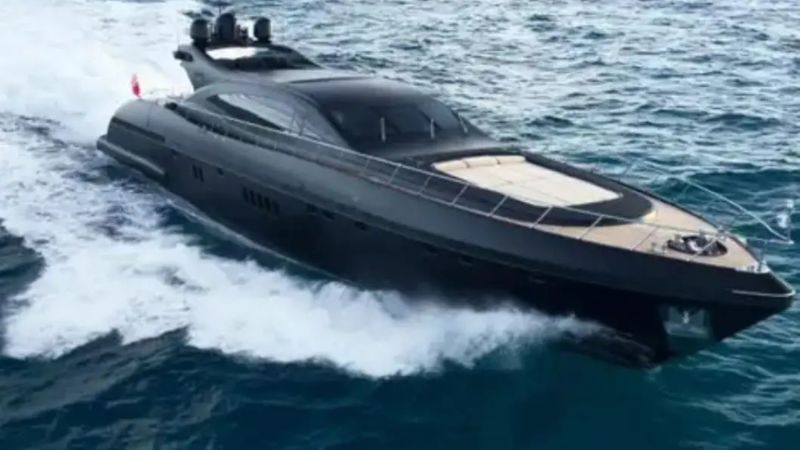 Luxury Yacht Charter Mangusta 108 Ft