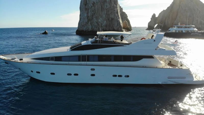luxury-yacht-charter-antago-98-ft-(16)
