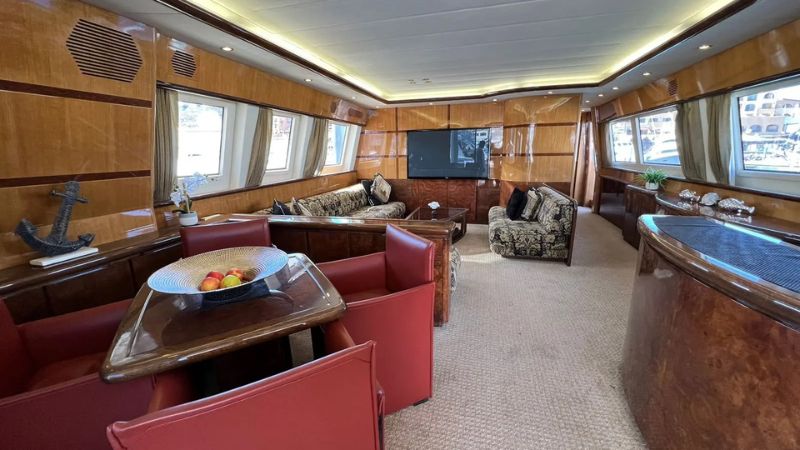 luxury-yacht-charter-antago-98-ft-(3)