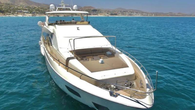 luxury-yacht-charter-azimut-100-ft-(3)