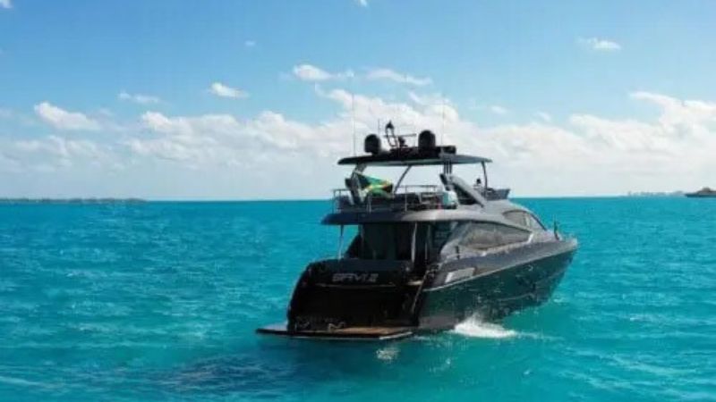 luxury-yacht-rental-sunseeker-80-ft-(13)