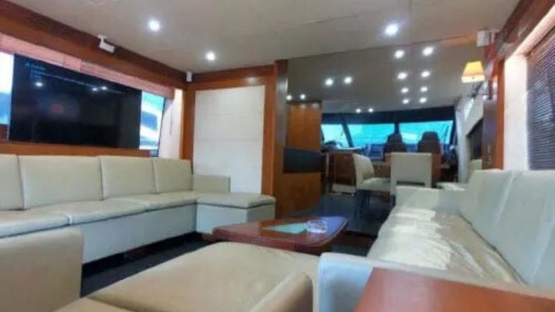 luxury-yacht-rental-sunseeker-80-ft-(14)