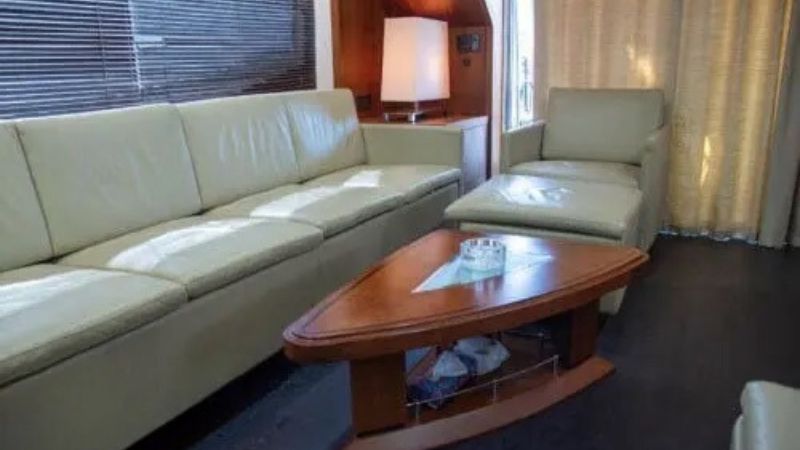 luxury-yacht-rental-sunseeker-80-ft-(6)
