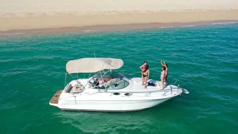 Rent a 31 ft Yacht for Snorkeling