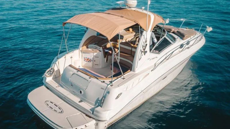 sundancer-32ft-yacht-charter-(1)