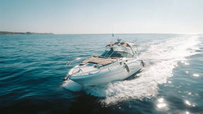 sundancer-32ft-yacht-charter-(14)