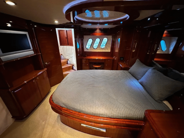 McKinna 70' 2014  | Yacht charters Cabo - Image 10