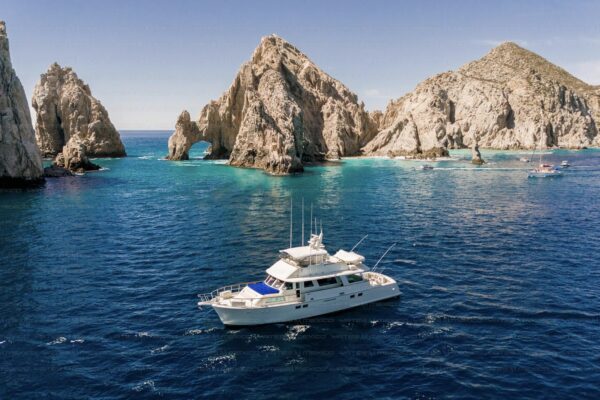 Hatteras 70' | Yacht Charters Cabo San Lucas