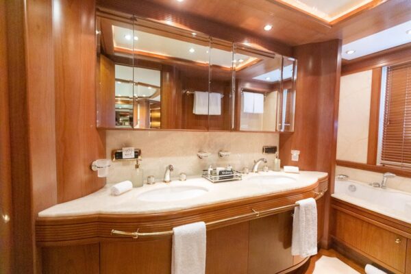 Refit Azimut 116' 2022 | Yach Charters Cabo - Image 20