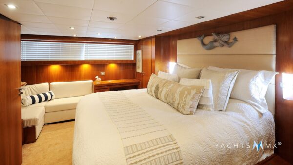 Solange 80' 2010  | Yacht Charters Cabo - Image 9
