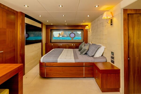 Sunseeker 80' 2017  | Yacht Charters Cabo - Image 9
