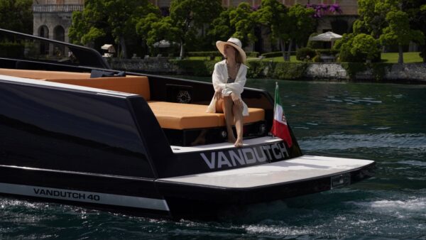 Van Dutch 40' | Yacht Charters Cabo - Image 5