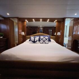 Antago 98 Yacht Rental - Image 13