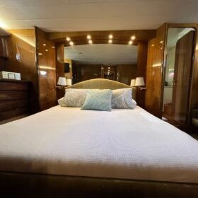 Antago 98 Yacht Rental - Image 10