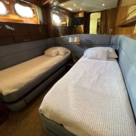 Antago 98 Yacht Rental - Image 15